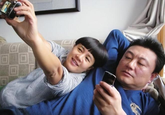 术曝光脸色发黑引发担忧金龟子美容很享受PG麻将胡了2试玩61岁王宁日本换血手(图10)
