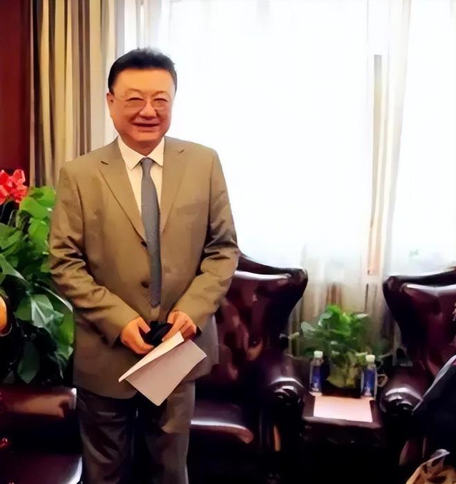 术曝光脸色发黑引发担忧金龟子美容很享受PG麻将胡了2试玩61岁王宁日本换血手(图12)
